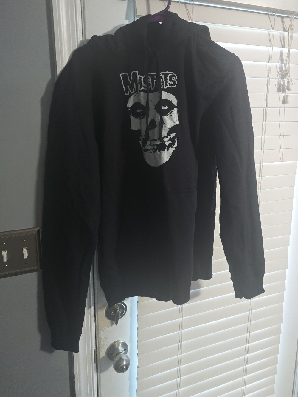 Misfits Port and Company Black Hoodie with White Skull Graphic Mens Medium